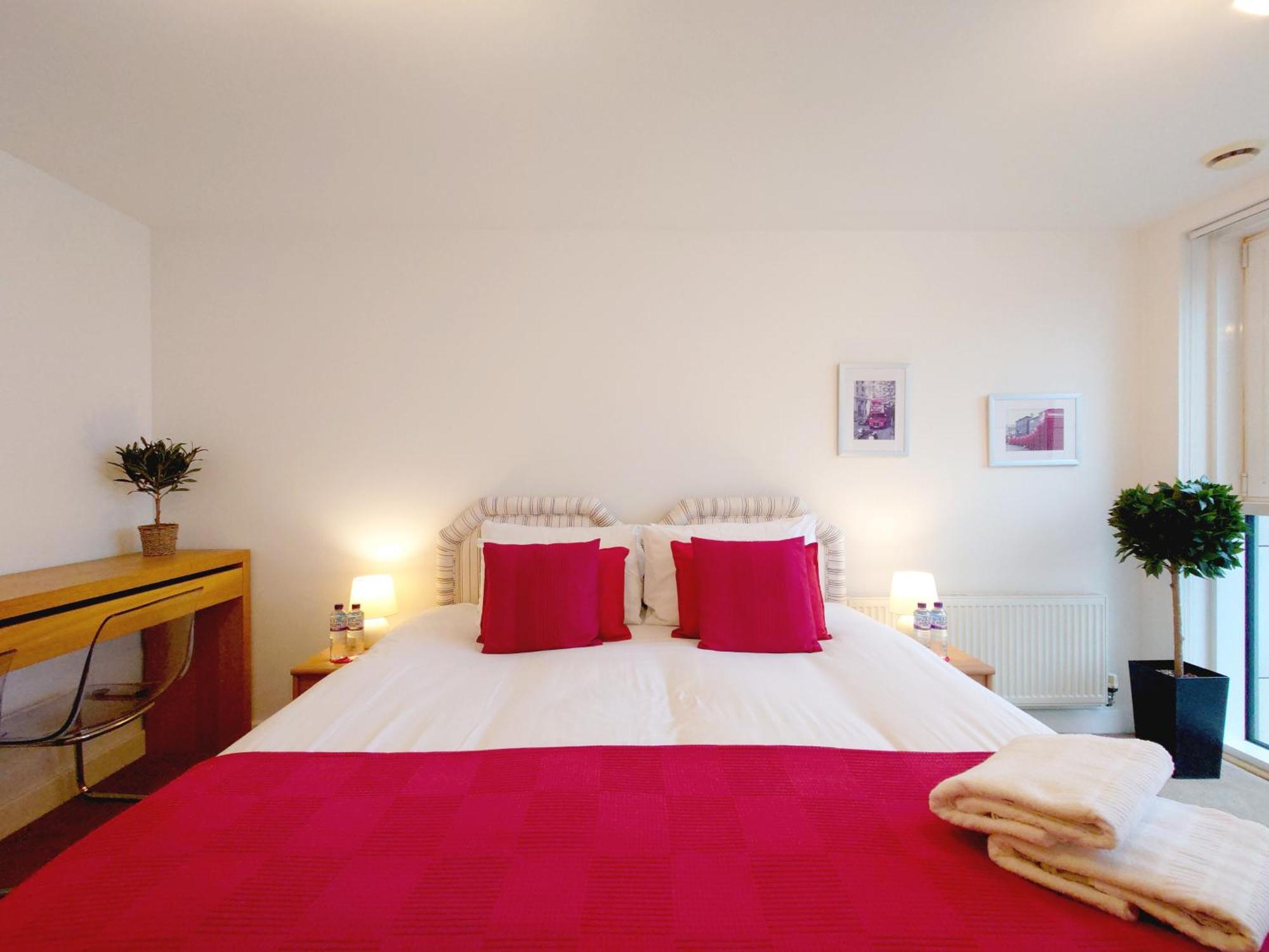 London Excel Stays - Three Bed Serviced Apartment Exterior photo